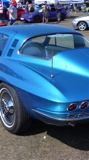 STUNNING Corvette C2 Stingray! #american #v8 #classiccars