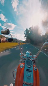 Needed a quick adjustment 🔧⛓️‍💥 . . 🎥: harleysesch . #softail #softailheritage #harley #harleys #harleydavidson #harleylife #harleylifestyle #pov #povride #harleydavidsonmotorcycles #harleydavidsondaily | Softail Day
