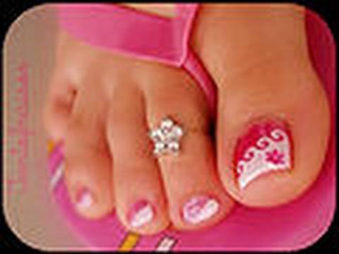 Manucure pour vos pieds : pedicure + vernis + nail art LM COSMETIC