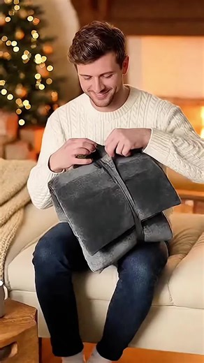 Cold nights? FIXED ❄️🛌✨ This thick snowflake fleece blanket is unbelievably soft, warm & breathable. Perfect for cozy winter nights, movie cuddles & holiday vibes 🎄❤️ Your new favorite winter essential!” #FleeceBlanket #WinterCozy #HomeComfort #TikTokMadeMeBuyIt #TikTokShopBlackFriday