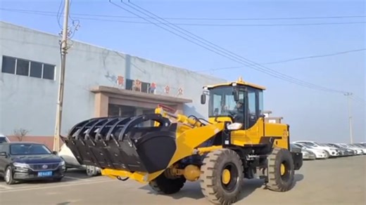 Grapple Fork For Wheel Loader🤩 A grapple fork (also known as a grapple fork or fork-type grapple) is a highly practical and versatile attachment for wheel loaders. It incorporates a retractable gripping mechanism in addition to a traditional fork. Its functions, advantages, and features are as follows:🤓 Main Function💪 Grabbing Irregular Materials🌳 The core function is to use hydraulically driven grippers (typically double or multi-petal) to grab irregularly shaped or loose materials such as 