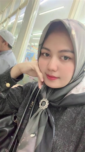 Emmamakeup96 (@emma.makeup96)’s videos with ekspayer - iis widow