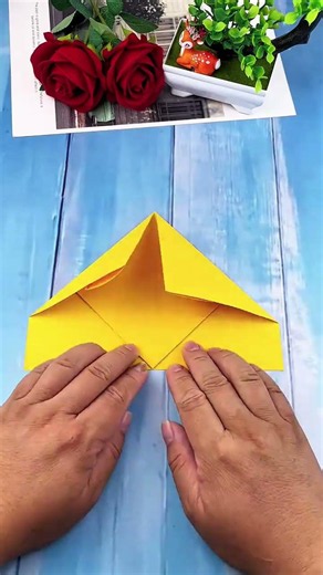 Origami paper airplanes that can fly very far