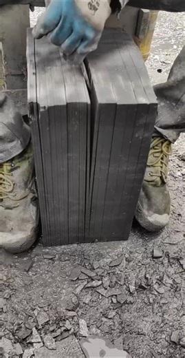 Can you tell if I’m chiseling natural granite or natural basalt right now 🪨🔨, both tough stones we use all the time for outdoor projects 😄🌿💪? #Granite #Basalt #NaturalStone #StoneWork #HandChiseling #OutdoorStone #stonelink #LandscapeDesign #ExteriorStone #StoneMasonry #ConstructionLife #BuildingMaterials #StoneSupplier #StoneProjects #StoneFabrication #OutdoorProjects #ProjectStone #OutdoorDesign #StoneCraft #naturalgranite