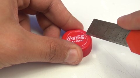20 Coca Cola Hacks and Experiments