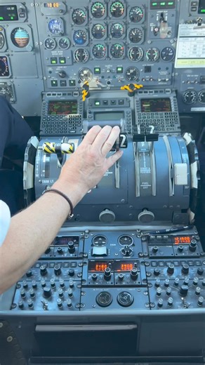 Inside the Dash 8-100 cockpit ✈️ | Airways Magazine