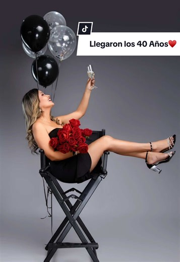 PACK 3 l Celebra tus 40 años cómo se merece ¿Tu también lo harías?💃🏻 Agenda tu sesión fotográfica (Whatsapp) 📲 902654038 Nuestra sede para ti: 📍Comas #cumpleaños #40años #sesiondefotos #marzo