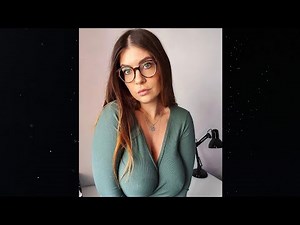 Soft Sparkling 💛 Leicht Perlig | German Curvy & Plus-Size Model | Biography and Facts
