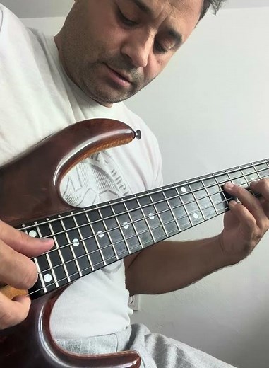 Bass Guitar Chord And Tapp 🎸✨ #basslesson #bass #basschords #chords #tapping #basstapping