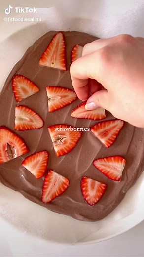 Healthy Chocolate Yogurt Bark Recipe