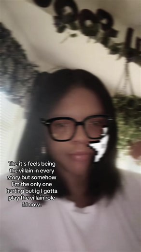 lilqueendracoo (@lilqueendracoo)’s videos with original sound - Song lyrics