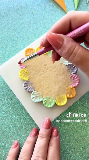 Mastering Cookie Decorating with Royal Icing Techniques