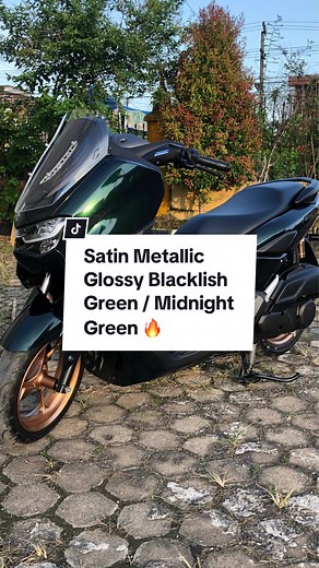 Wrapping Nmax New • Satin Metallic Glossy Blacklish Green PET 🔥 #nmax #nmaxmodifikasi #skotlet #skotletmotor #yamaha #muarabungo #maniacstickerbungo #nmax155