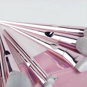 JESSUP BEAUTY - For U ♥️ Ça y est ! BEAUTY DISTRIBUTION est distributeur de la marque JESSUP BEAUTY - Des set de pinceaux de luxe - Qualité irréprochable - Poil en fibre - Pour make up pro et particulier 🎨 Disponible 📍Paris 18 rue de la pépinière 75008 Paris | BEAUTY DISTRIBUTION