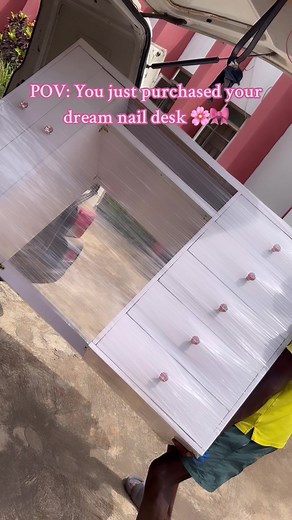 A beautiful nail table will not only bring a good mood to the manicurist, but also bring more comfort to the customers🤭🎈obsessed with my new nail desk 🙌 ive had this desk in my camera role for monthsssss, i finally invested in it🫶 #bee #nailartist #nailtechnician #naildesk #newnaildesk #naildesksetup #naildesktour #nailtechlife #beginnernailtech #nailtechcheck