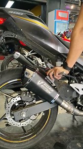 22K views · 296 reactions | Kawasaki ninja 400 muffler sound check ️️ pwedeng full system exhaust pwede din slip-on via mid pipe. syempre available yan dito sa zero one moto  visit our branches near you ☺️☺️ zeroonemoto-fairview zeroonemoto-caloocan zeroonemoto-parañaque or you can search our website  www.zeroonemoto.com #sazeroonakayoangnumber1 #villainexhaust #villainlangmalakas #shell #mitas #zeroonemoto | Zero One Moto - Main Page | Facebook
