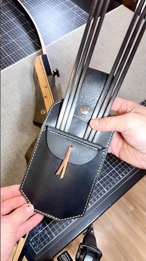 Leather Archery Back Pocket Quiver 🏹 Carry your arrows with style, practical and compact