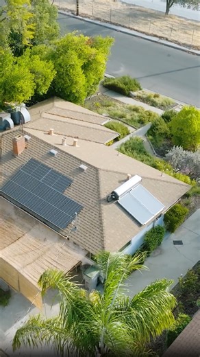 Hot water never runs out when you’re powered by #SolTekSolar. ☀️💧 Our solar hot water systems deliver reliable, energy-efficient comfort, giving you warm showers, clean dishes, and lower energy bills, all powered by the sun. Say goodbye to high utility costs and hello to sustainable living that keeps your home running smoothly year-round. Learn more about solar hot water solutions today at solteksolar.com . . . #HotWaterSystem #ReduceMyPGE #SolarEnergy #CleanEnergy #CentralValleySolar #EnergySa