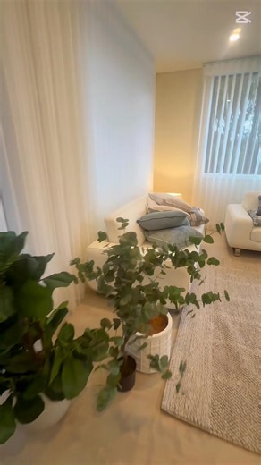 Our first completed job for 2026 🎉 Huge thanks to my amazing team 💛 for the decluttering, packing, storage, paint touch-ups, cleaning, styling — even the contract preparation 👏 Now it’s handed over to the agent 🏡 to achieve the price the owner truly deserves ✨ #TeamWork #UtterDeclutter #PropertyTransformation #ReadyForMarket #BehindTheScenes #ProudMoment | DOWNSIZING by utterDECLUTTER