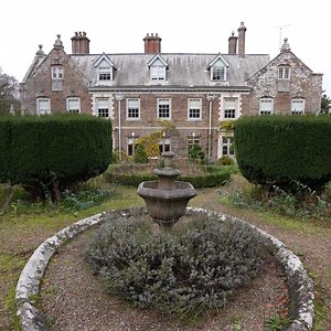 Exploring Abandoned Millionaires Mansion in London (with everything still inside): Part 2 | Exploring with Josh