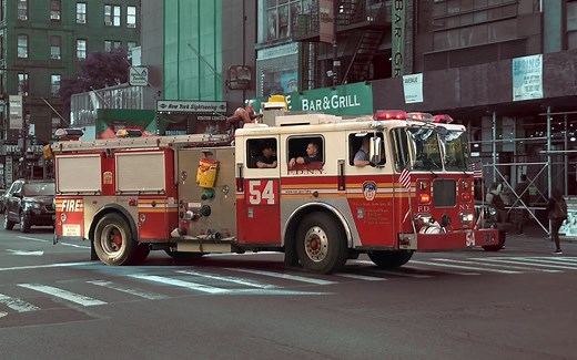 【4K】FDNY纽约消防局响应合集(1/9) —警灯& 警报器欣赏