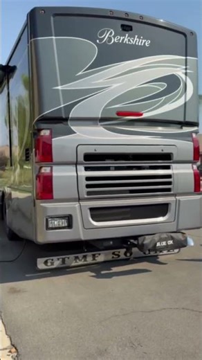 Home on wheels, tech on point. 🚐✨