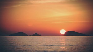 A stunning remix of Afterlife classic "Blue Bar" accompanied by Ibiza sunset. Taken from the new Café del Mar Vol. 23 - https://CafeDelMar.lnk.to/vol23 | Café del Mar