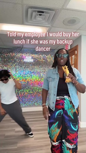 Did she work hard enough for that lunch? Tell me what y’all think in the comments. #TheJewelryBar #GoodVibesOnly #stephaniemillschallenge #backupdancer