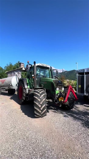 Erster Schnitt auf dem Feld: Landwirtschaftserlebnisse