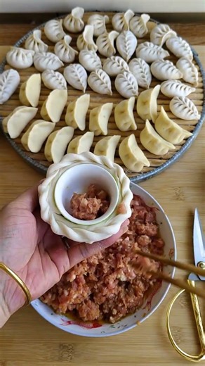 Viral Dumpling Folding Tutorial 🥟✨#viralshorts #shorts #trending #foodlover #kitchenhacks