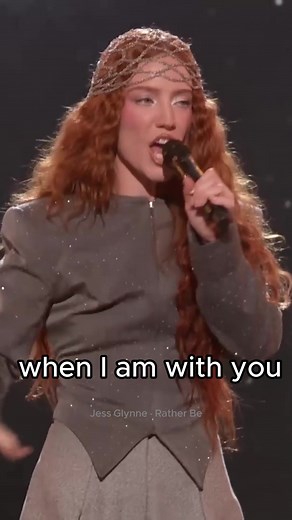 Jess Glynne with Rather Be #jessglynne #ratherbe #livemusician #cleanbandit #liveperformance