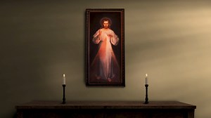 "I want to be completely transformed into your mercy and radiate your mercy to everyone who enters my life." In preparation for this Feast of Divine Mercy, Our Lord asked that the faithful pray a novena, beginning on Good Friday. Each day of the novena has a different intention that is dear to the Heart of Jesus, including all sinners, priests and Religious, souls of children, those in Purgatory, and finally lukewarm souls. Pray with us: https://bit.ly/EWTNDivineMercy (These shorts are adaptatio