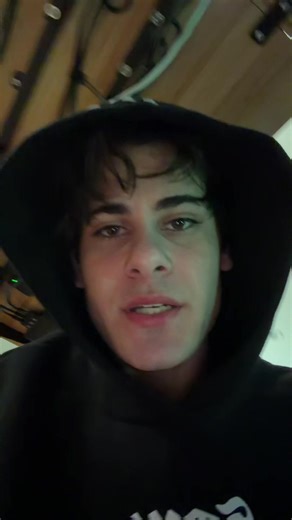 CALIFORNIA COOKIE 🌉 (@unbancookie)’s video of Pc On But Monitor