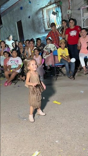 El baile sorpresa de la niña Anneli #baile #fiestaprivada #fiesta