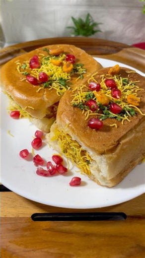 Authentic Kutchi Dabeli Recipe | Gujarat Famous Street Food 😍