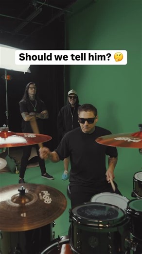 The snare has some real crack to it 🥁 @tannerarebalo @homermade_custom_drums #aurorawave #reggae #reggaerock #reggaemetal #reggaecore #rock #rockmusic #metal #metalcore #music #newmusic #drums #drummer #drummersofig #homermadecustomdrums Video: @samscarce | Aurorawave