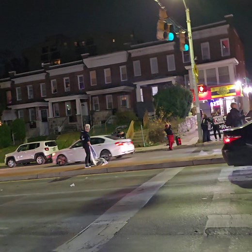 #CurrentSituation up Edmondson Avenewww‼️‼️‼️ Community members, organizations.... people are OUT tonight getting drivers to HONK FOR PEACE IN BALTIMORE🎉🎉🎉 #BaltimoreLivesMatter #DontBeNumb #BaltimorePeacePromise #BaltimorePeaceMovement #LiveAndLetLive #VibrateHigher | Baltimore Peace Movement
