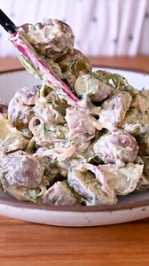 RECIPE: https://rainbowplantlife.com/herbed-vegan-potato-salad/ Just as creamy as classic potato salad but so much better for you and more flavorful! This mayo-free vegan potato salad features perfectly tender potatoes coated in a creamy, tangy dressing that’s packed with fun flavors and takes just 30 minutes. Perfect side dish for BBQs, potlucks, and picnics. | Rainbow Plant Life