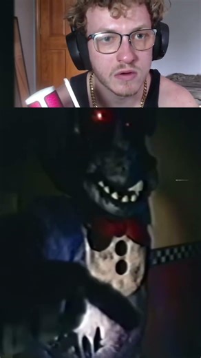 Strangerrrr… #funny #gaming #fnaf #fivenightsatfreddys #subscribe #shorts #like #comment