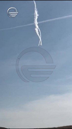 Турецкий военный самолет разбился на грузино-азербайджанской границе Речь идет о военно-транспортном самолете C-130, который летел из Азербайджана в Турцию, сообщило турецкое Минобороны. Ведомство не сообщило о пострадавших и причинах крушения, сейчас на месте ведутся поисковые работы совместно с властями Азербайджана и Грузии. Видео: Minval / Telegram Подписывайтесь на Телеканал Дождь | Телеканал Дождь