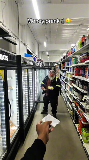 Did he pass?#socialexperiment #viral #fyp #moneyprank #pov | pranks