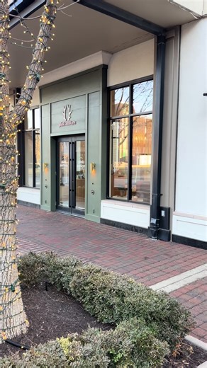 Friday night with the ladies of Pink Antlers ✨ we had so much fun making these beautiful dyed jade necklaces!