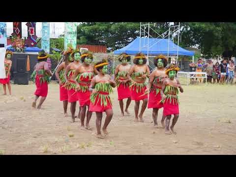 East New Britain Girls Dance Performance!