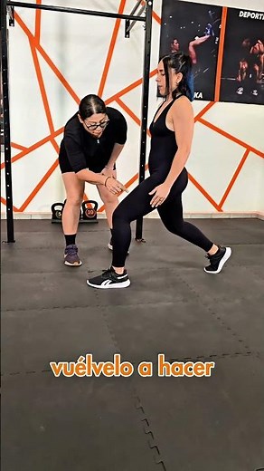 How to perform a lunge correctly. #deportikaonline #lunge #fitness