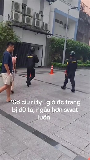 Video của Xem Xong Xoá (@xemxongxoa11002) về Security Guard