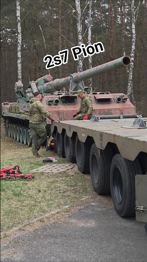 The huge 2S7 Pion goes to the Museum in Borne Sulinowo!