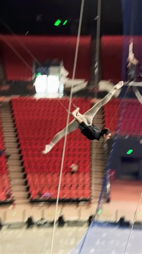 This is the most cartoon stereotypical circus I have ever seen🤯 #gym #circus #aerial #acrobatics