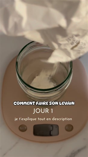 Helena 🤍 on Instagram: "je vous montre comment j’ai procedé pour faire mon 1er levain (la vidéo est un peu longue sorry mais je voulais montrer TOUTES les étapes) bientôt le recette du pain 🍞 il faut savoir que selon l’air et l’humidité qu’on a chez soi ça peut prendre + de temps pour faire naître le levain. le mien était prêt à J+5 mais ça peut prendre quelques jours de plus, c’est tout à fait normal j’ai suivi une routine chaque soir à 21h pendant 5 jours et à J+5 il était prêt et il m’a fai