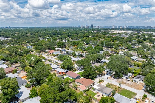 Living in the Fair Oaks Neighborhood of Tampa, FL