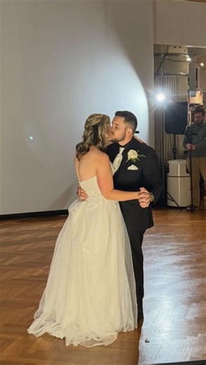 WHEN THE DANCE FLOOR LOOKS LIKE THIS… YOU KNOW IT’S A NIGHT TO REMEMBER An unforgettable wedding celebration at the iconic Henry Ford Museum. From the very first song to the final encore, this dance floor stayed PACKED — nonstop energy, hands in the air, and a crowd that came ready to celebrate. Epic venue. Incredible couple. Pure magic. This is what happens when timeless elegance meets a party that never lets up 💃🕺 If you want a wedding that looks beautiful and feels unforgettable… this is it